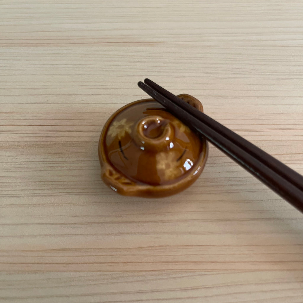 Donabe Chopstick Rest, Brown